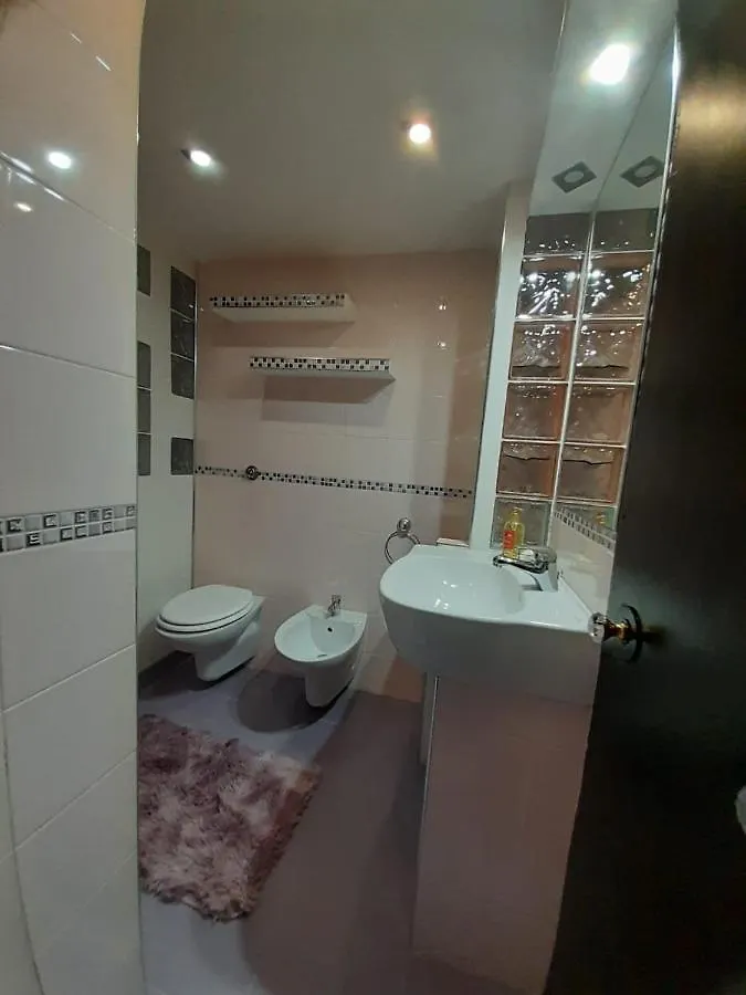 First House Villa Brindisi Feriehus