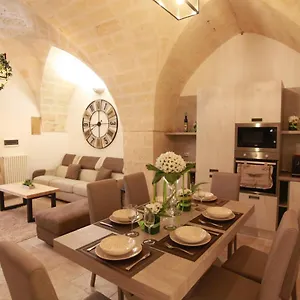 Lata Luxury Hébergement de vacances